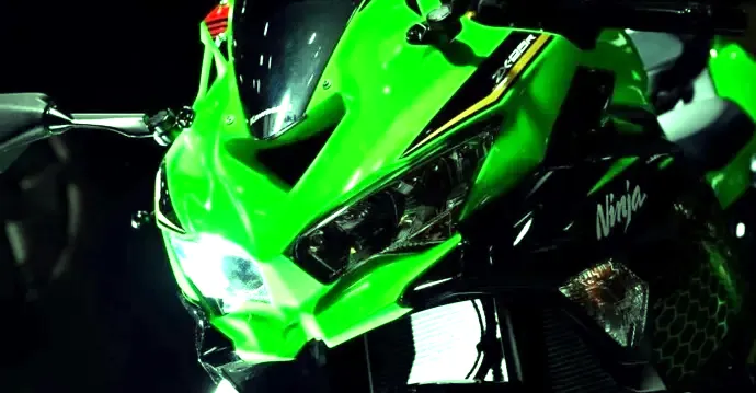 川崎ZX-25R，号称250CC排量最强机车，本田CBR250RR劲敌