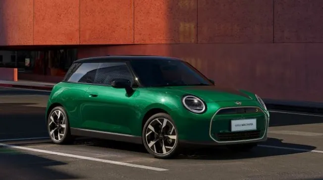 24款改款电动MINI COOPER E经典派上市，售价20.98万