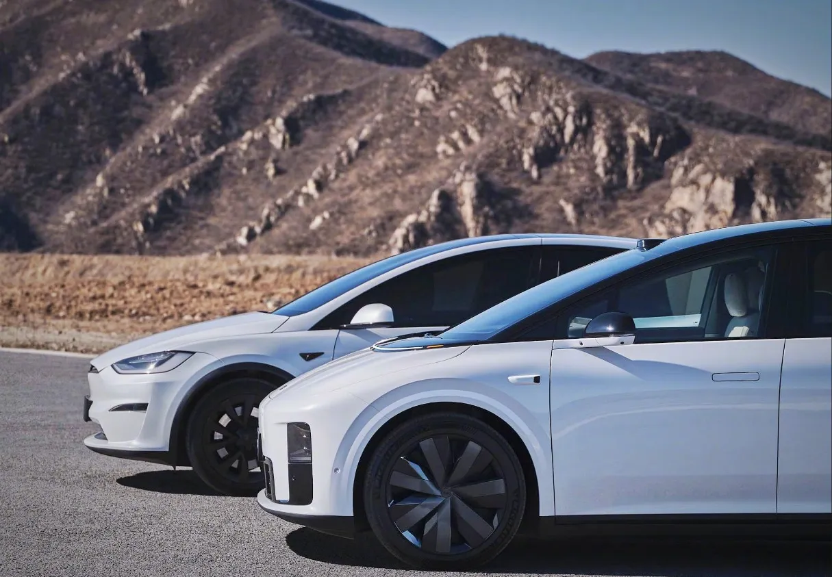 理想i8侧面图曝光，纯电中大型六座SUV，对标特斯拉Model X