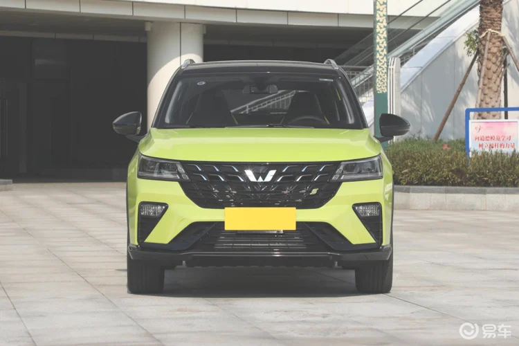 坚持性价比路线，五菱汽车为年轻人造SUV，5.68万元起