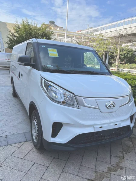 上汽大通ev30L电动物流车 空间大续航高 宁德电池