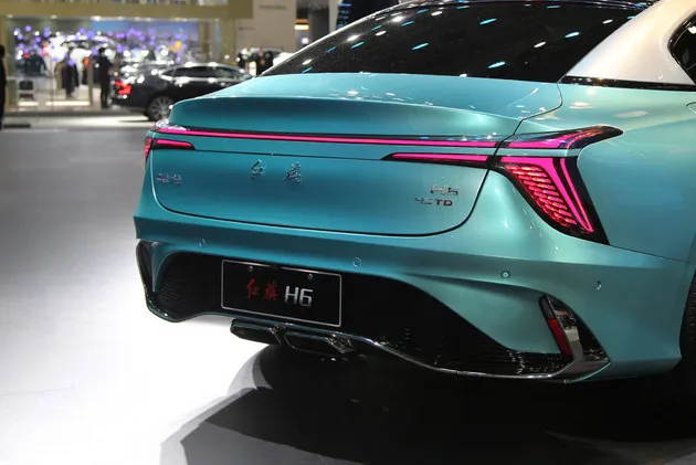 2022广州车展：红旗H6实拍 动感与优雅的完美结合