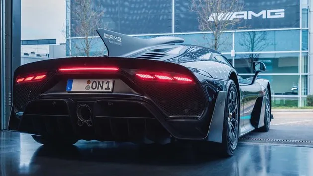 售价高达200万美金 梅赛德斯-AMG ONE交付