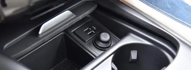 英菲尼迪QX50点烟器怎么用，QX50点烟器保险丝位置