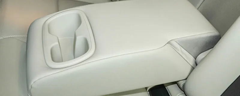 后座中央扶手什么意思，后排中央扶手是什么意思