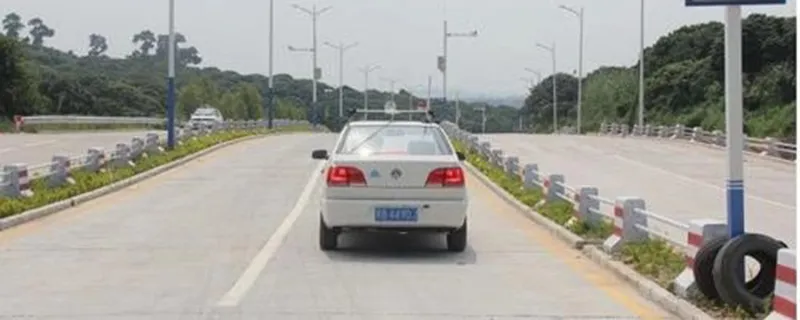 考b2驾照科目三考试全过程，驾照考试科目三好考吗？难不难