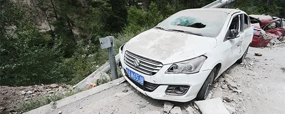 车辆被砸掉怎么办，车辆被砸了怎么办？