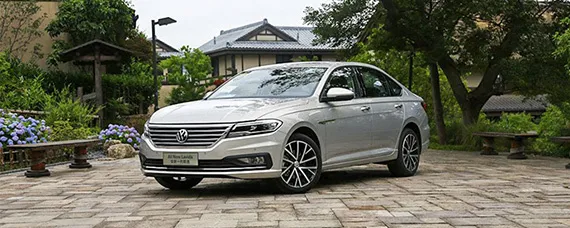 朗逸大灯下面两个小灯叫什么，朗逸雾灯怎么开？