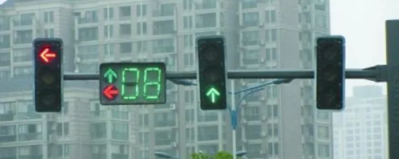 红灯可以右转弯吗视频，两个红灯可以右转弯吗？