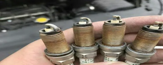 火花塞更换拧多紧最好，自己换火花塞要拧多紧？