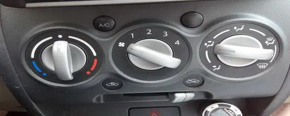 小车的空调怎么开热的，小车的空调怎么开？