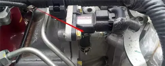 自动挡汽车转速忽高忽低怎么回事，汽车转速忽高忽低怎么回事？