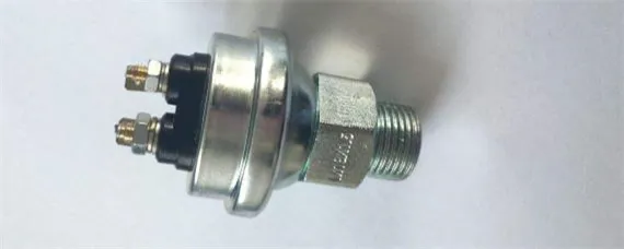 机油液位传感器坏了有什么症状，机油传感器坏了对车影响有什么？